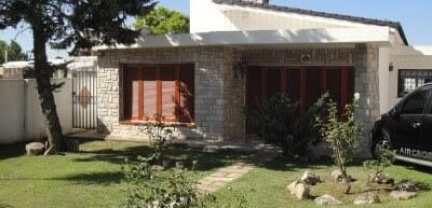 VENTA/PERMUTA  CASA C/PILETA Villa Carlos Paz