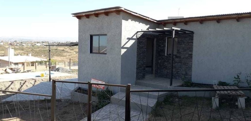 VENTA CASA C/PILETA Santa Cruz del Lago